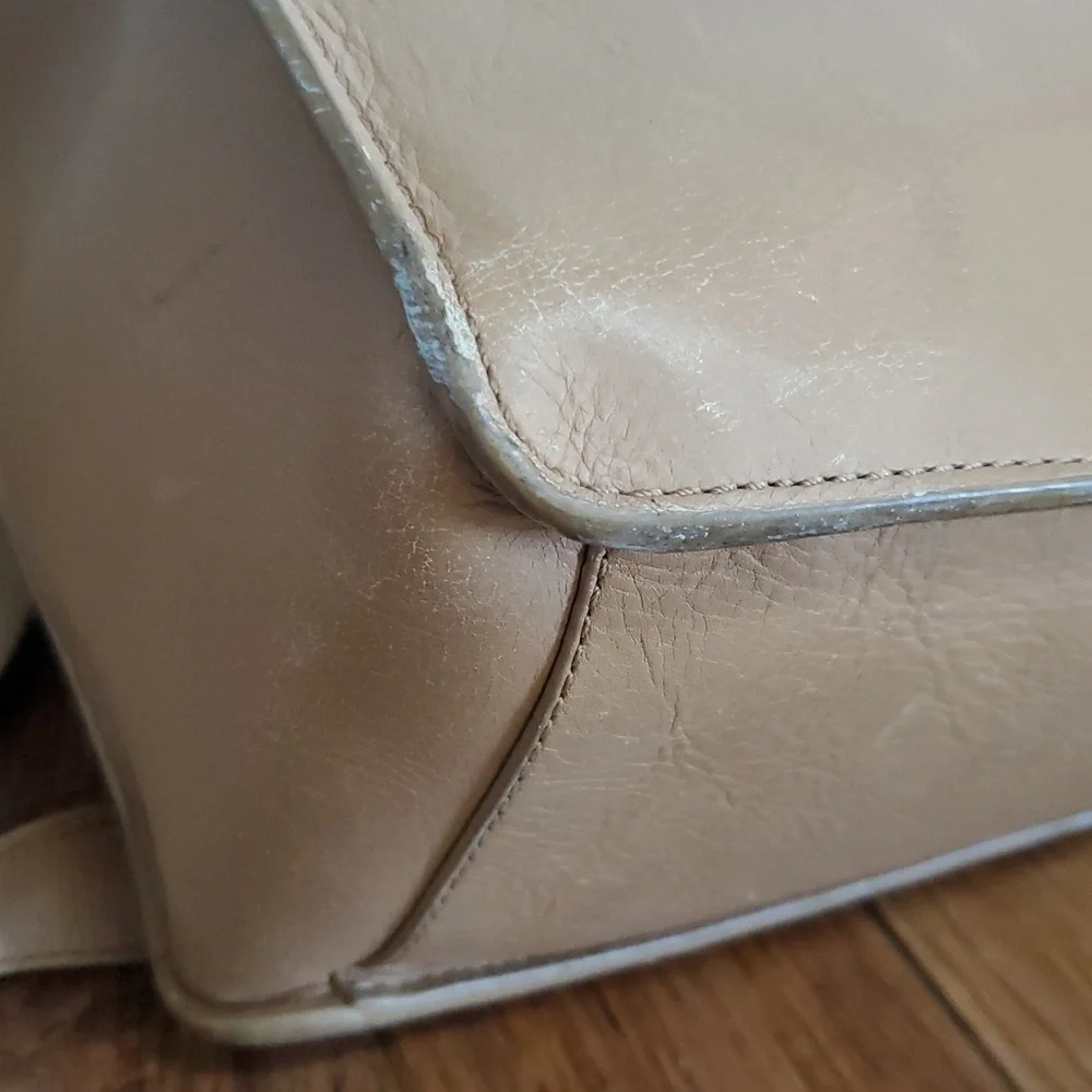 Gathre pebbled leather